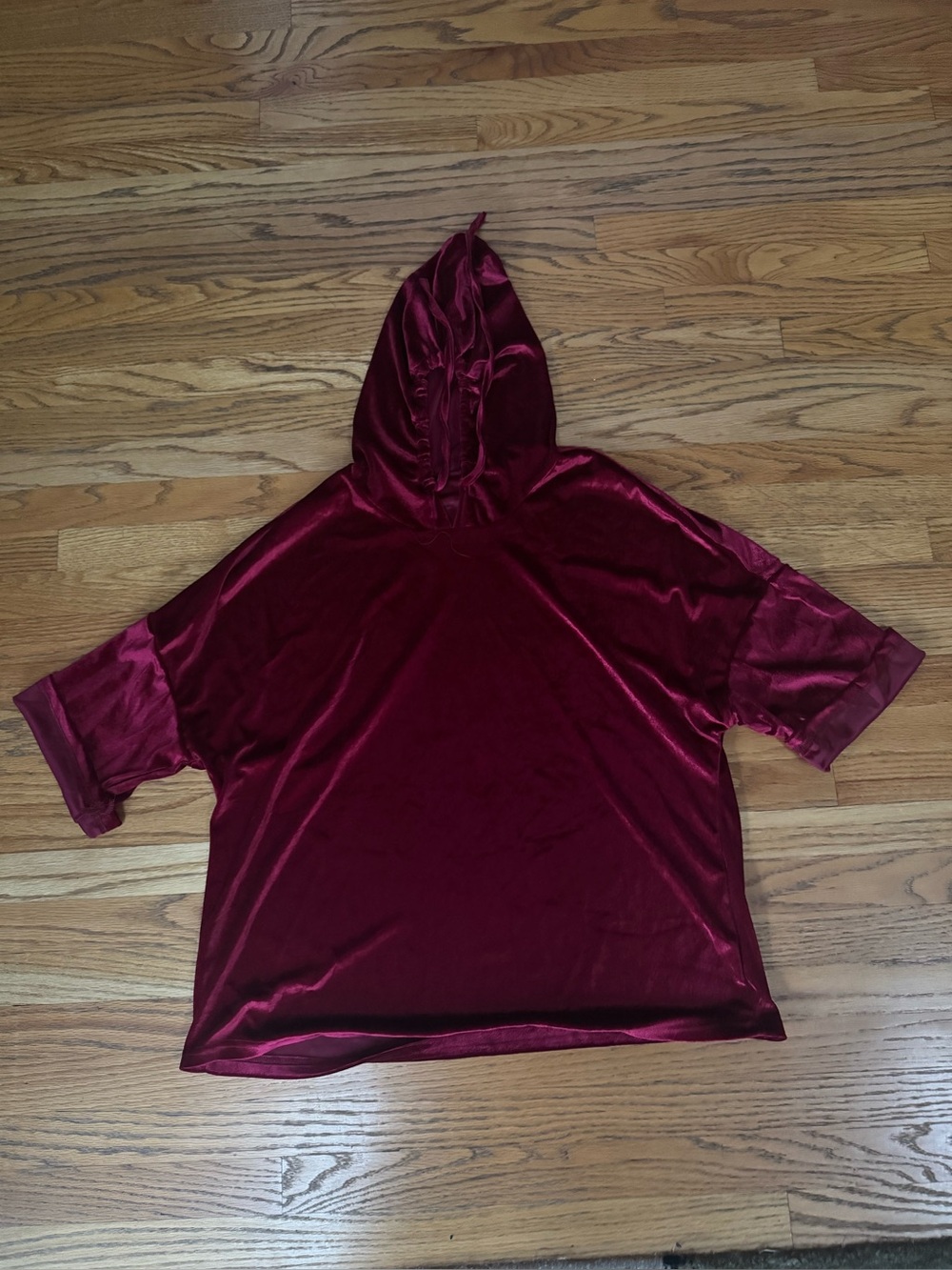 Women's Burgundy Velvet Short-Sleeve Hoodie — Casual Luxe Top